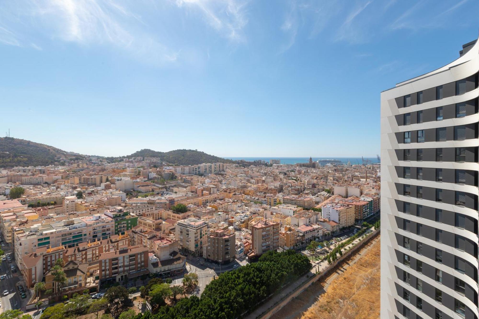 Unique Three-bedroom In The Heart Of Apartment Málaga